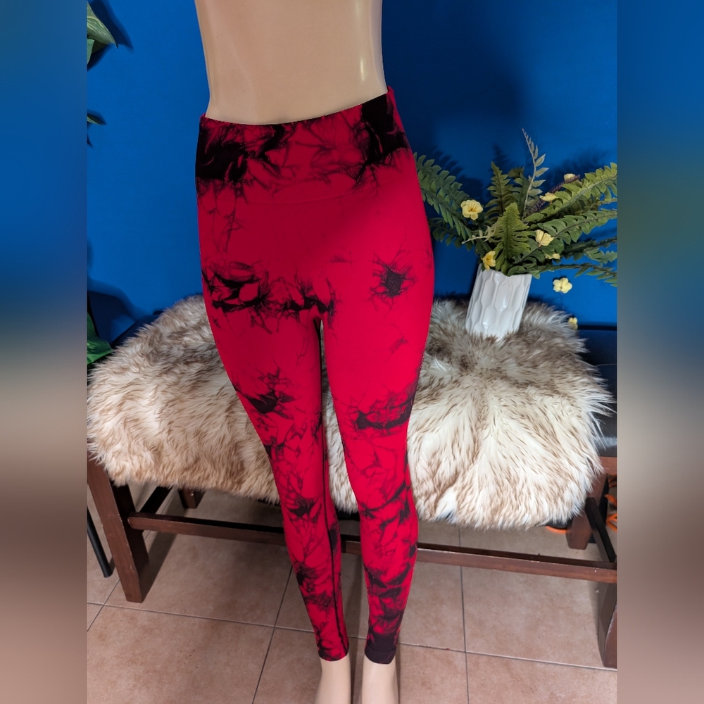 Red & black tie dye women's leggings
